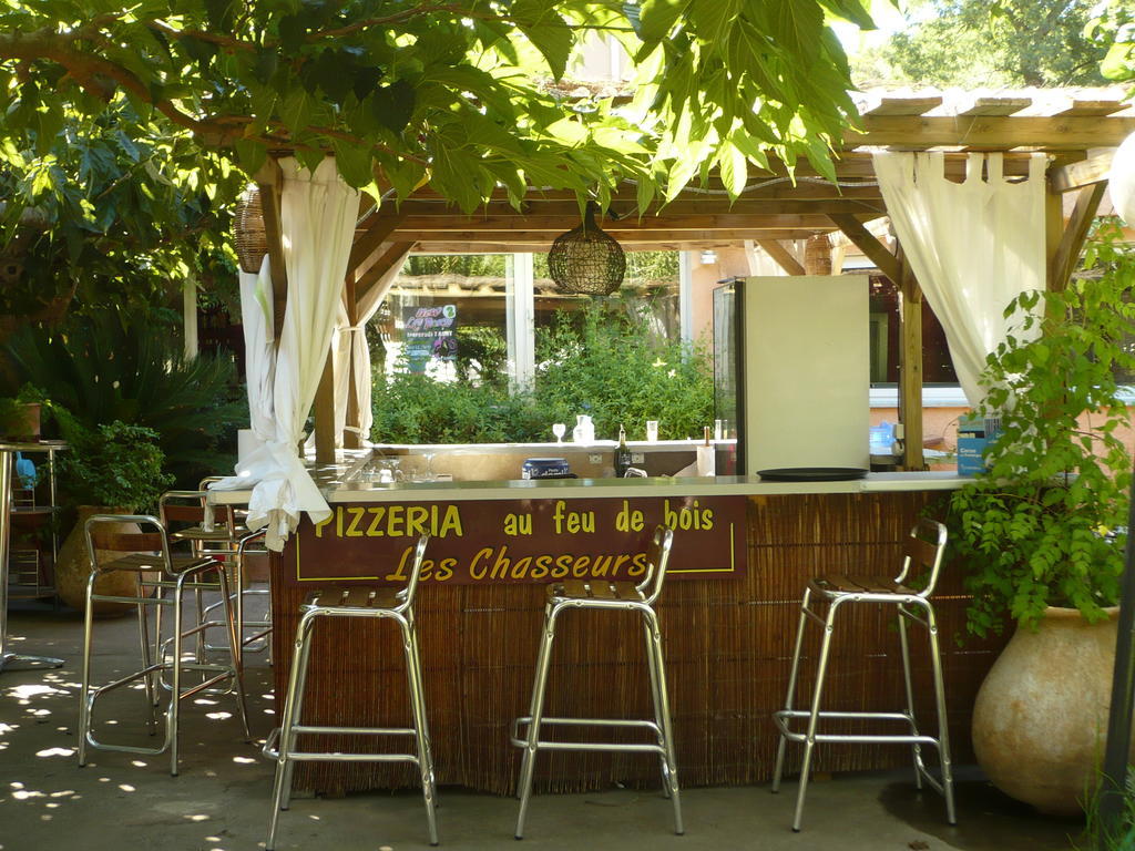 Hôtel Restaurant Les Chasseurs Marine de Pietracorbara Exterior foto